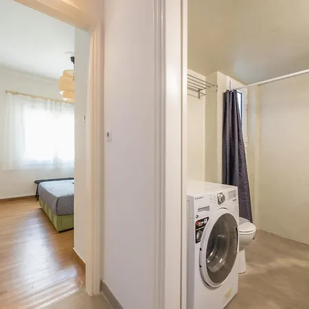 Stylish 2 Bd Urban Retreat Near Panormou Metro Apartment Athens Exterior photo