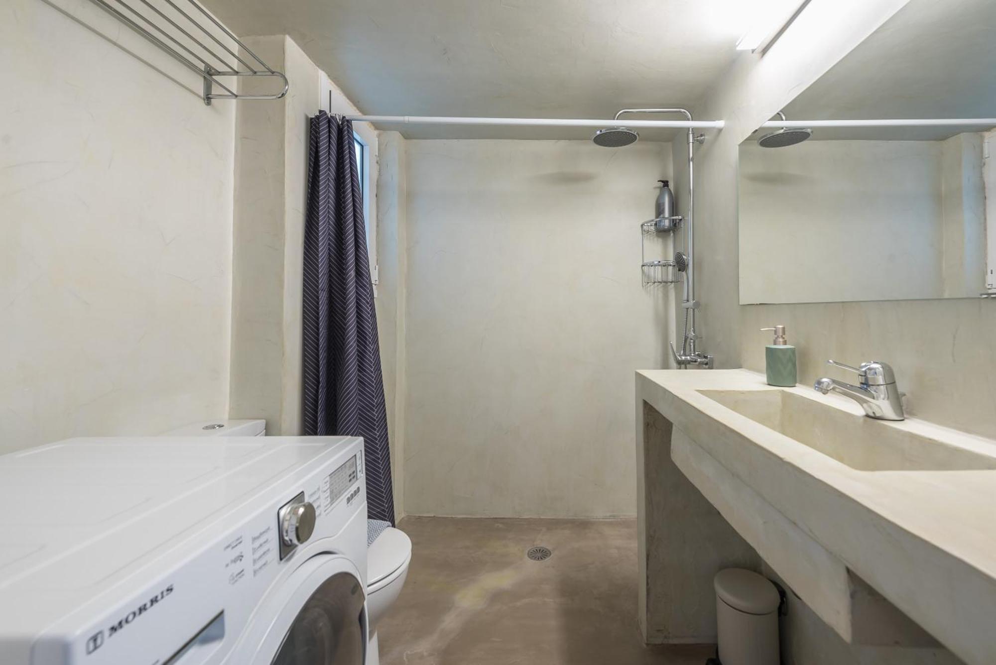 Apartment Stylish 2 Bd Urban Retreat Near Panormou Metro *
