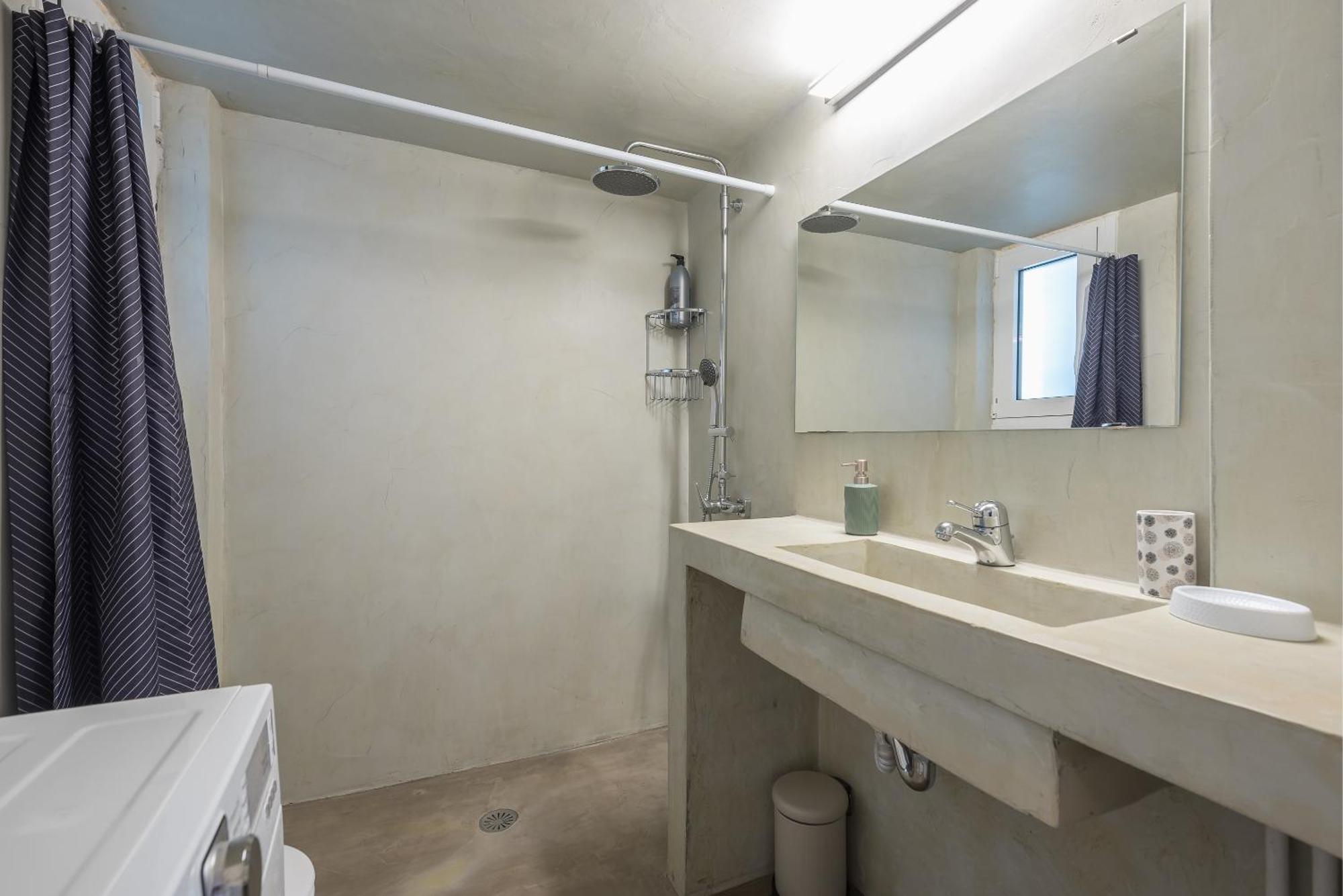 Apartment Stylish 2 Bd Urban Retreat Near Panormou Metro *