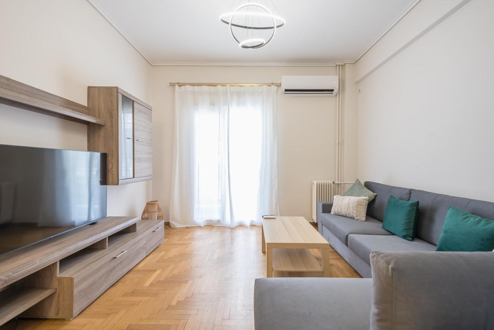 Stylish 2 Bd Urban Retreat Near Panormou Metro Apartment Athens